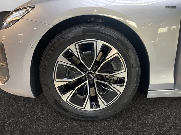 AUDI A6 e-hybrid (PHEV) (2025) — foto 14 van 14