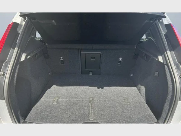 Volvo XC40 (2024) — foto 21 van 29