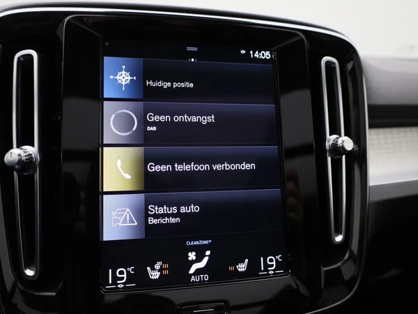 Volvo XC40 (2021) — foto 9 van 42