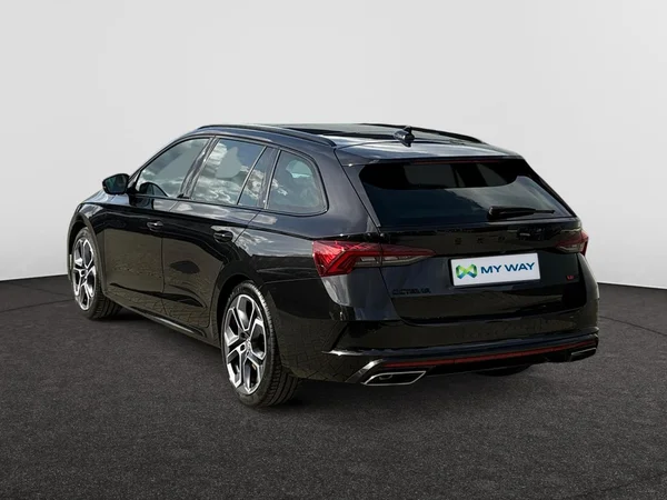 SKODA Octavia Combi RS (2022) — foto 18 van 24