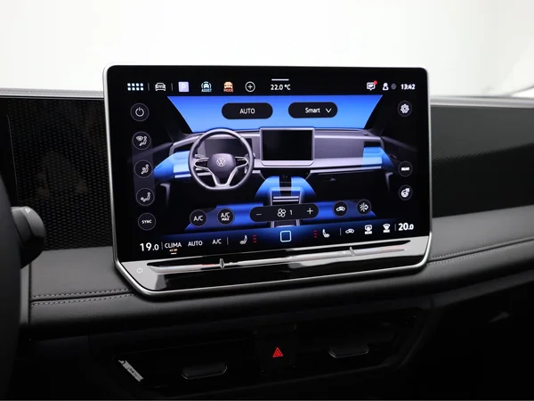 VOLKSWAGEN Tiguan (2024) — foto 10 van 20