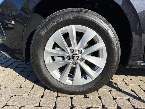 SKODA Kamiq (2026) — foto 4 van 24