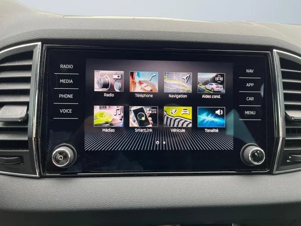 SKODA Karoq (2022) — foto 10 van 32