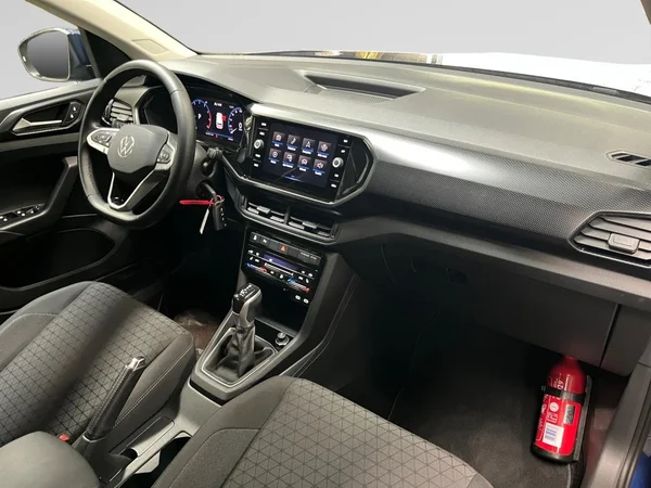 VOLKSWAGEN T-Cross (2023) — foto 15 van 17