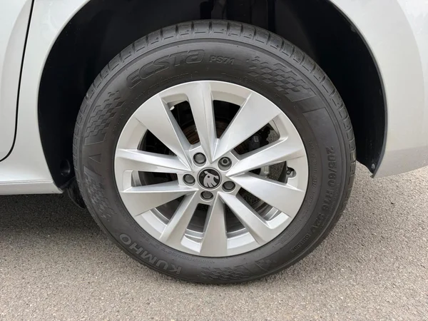 SKODA Kamiq (2025) — foto 3 van 20