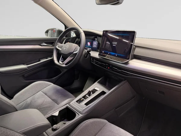 VOLKSWAGEN Golf VIII (2026) — foto 6 van 21