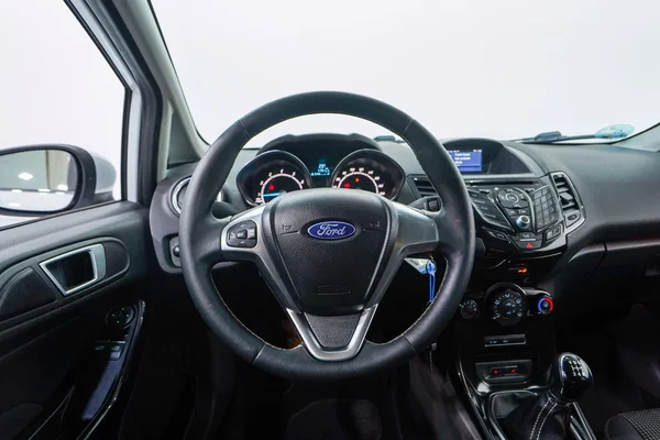 Ford Fiesta (2017) — foto 9 van 87