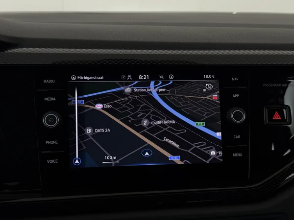 VOLKSWAGEN Polo (2022) — foto 10 van 27