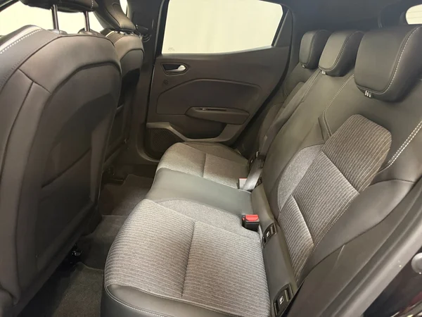 Renault Clio (2021) — foto 18 van 28