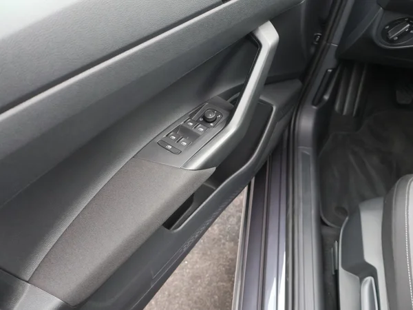 VOLKSWAGEN Taigo (2024) — foto 15 van 23
