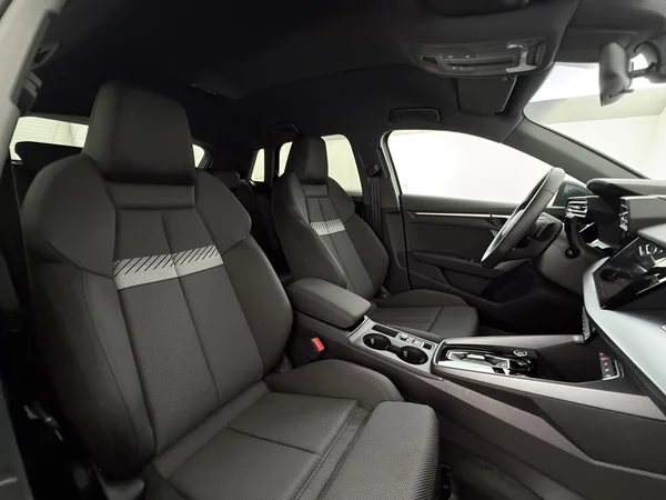 AUDI A3 Sportback (2025) — foto 16 van 18