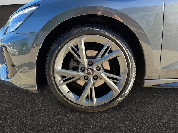 AUDI A3 Sportback (2023) — foto 14 van 22