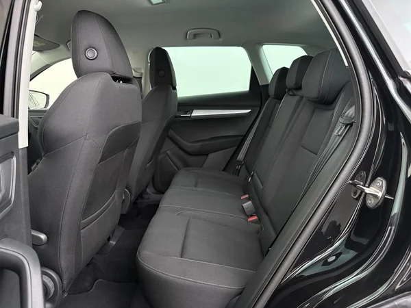 SKODA Karoq (2025) — foto 2 van 18