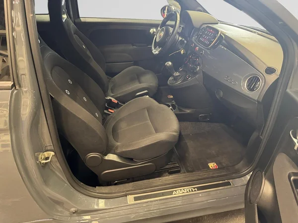 ABARTH 595 (2020) — foto 8 van 24