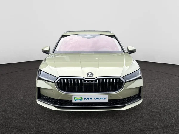 SKODA Superb Combi PHEV (2026) — foto 16 van 24