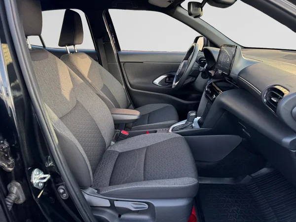 TOYOTA Yaris Cross (2024) — foto 3 van 24