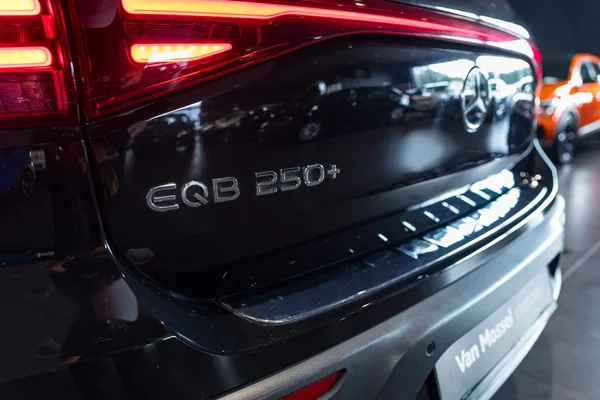 Mercedes-Benz EQB (2025) — foto 4 van 37