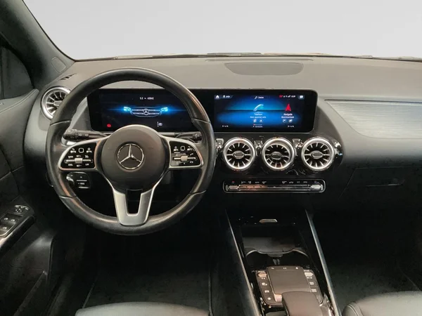 MERCEDES-BENZ GLA (H247) (2022) — foto 2 van 22