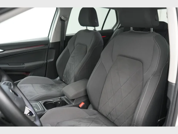 VOLKSWAGEN Golf VIII eHybrid (PHEV) (2020) — foto 22 van 31