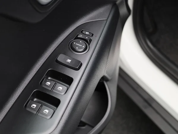 Kia Stonic (2021) — foto 21 van 39