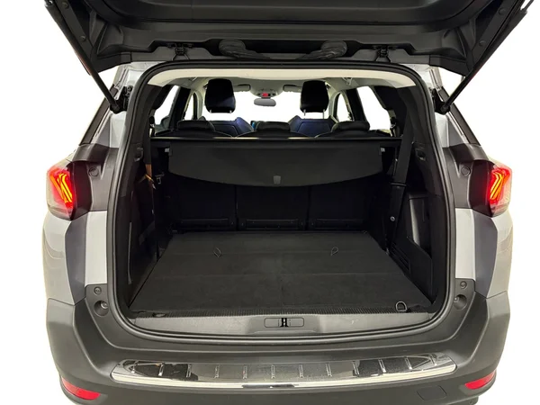 Peugeot 5008 (2021) — foto 16 van 28