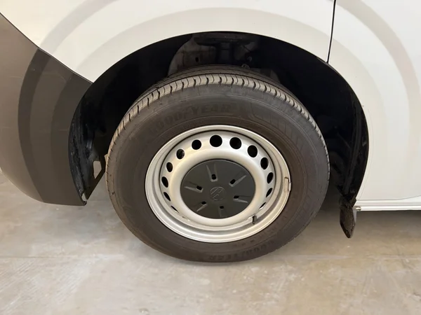 Volkswagen Transporter (2025) — foto 2 van 27