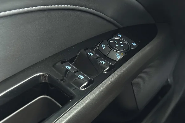 Ford Mondeo Clipper Hybrid (2020) — foto 17 van 36