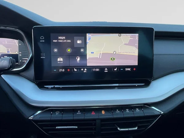 SKODA Octavia (2021) — foto 2 van 21