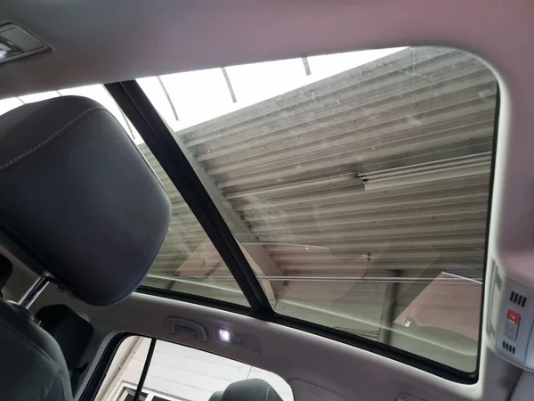 VOLKSWAGEN Touran (2019) — foto 13 van 23