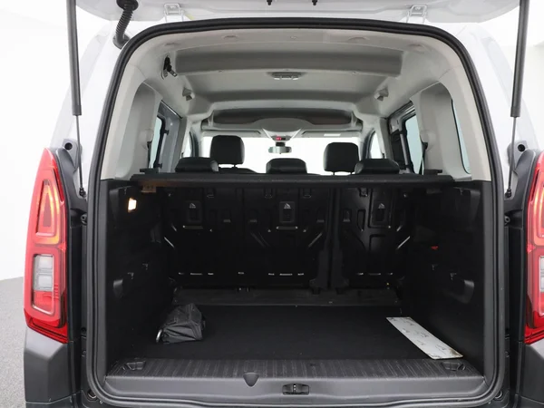 Opel Combo Life (2022) — foto 8 van 36