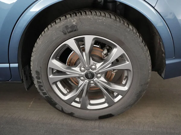Ford Kuga (2023) — foto 6 van 28