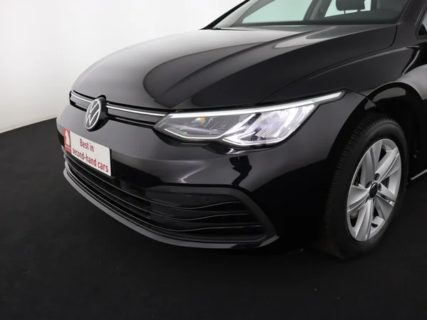 VOLKSWAGEN Golf (2024) — foto 21 van 28