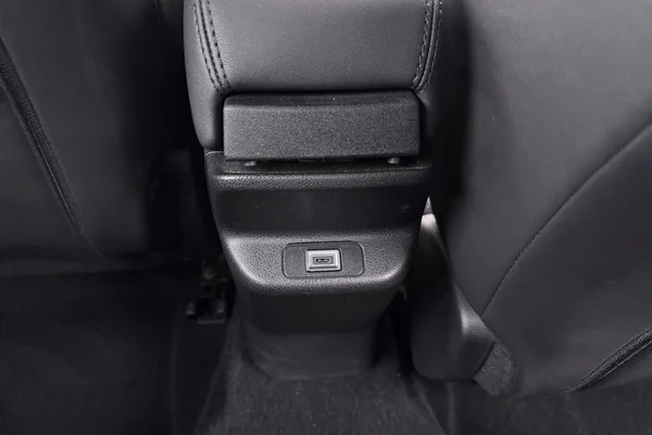 Jeep E-Avenger (2025) — foto 19 van 38