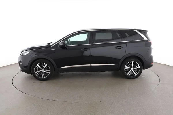Peugeot 5008 (2020) — foto 9 van 16