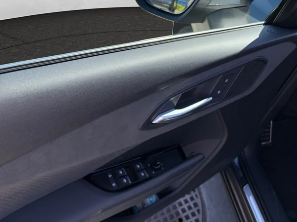 AUDI Q3 SUV (2025) — foto 3 van 16