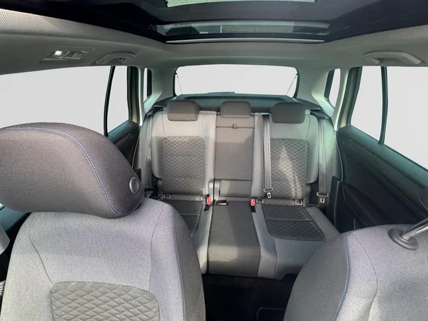 VOLKSWAGEN Golf Sportsvan (2018) — foto 14 van 22