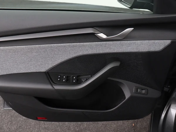 SKODA Octavia Combi (2024) — foto 10 van 19