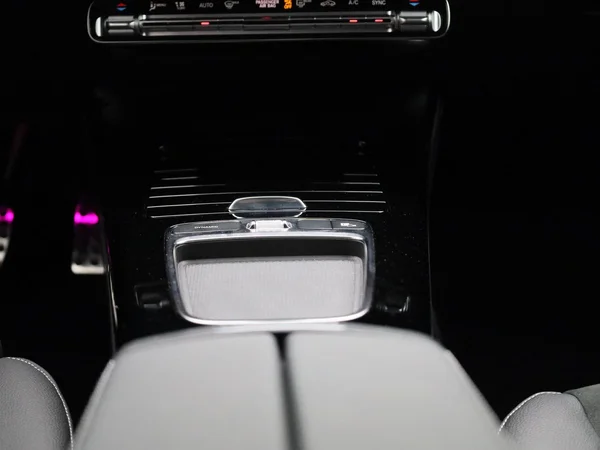 Mercedes-Benz CLA (2025) — foto 2 van 47
