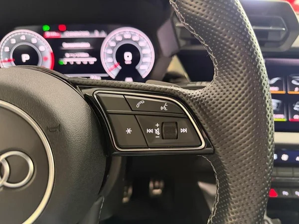 AUDI A3 Sportback (2024) — foto 17 van 28