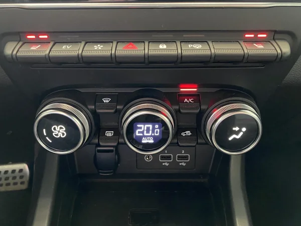 Renault Arkana (2022) — foto 13 van 20