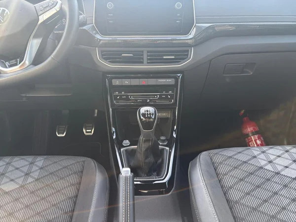 VOLKSWAGEN T-Cross (2024) — foto 3 van 24