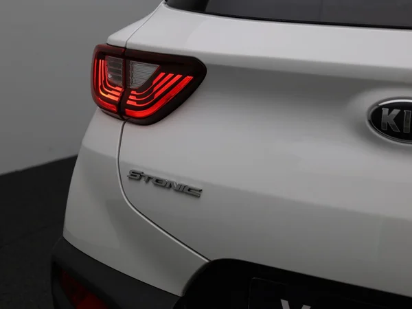 Kia Stonic (2021) — foto 29 van 39