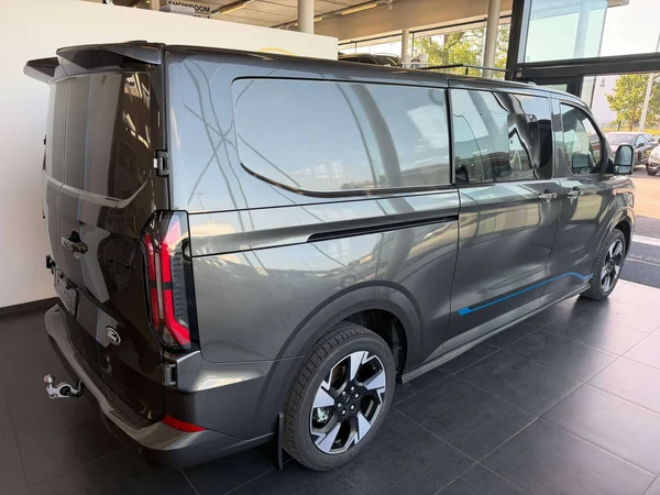 Ford Transit Custom — foto 16 van 21