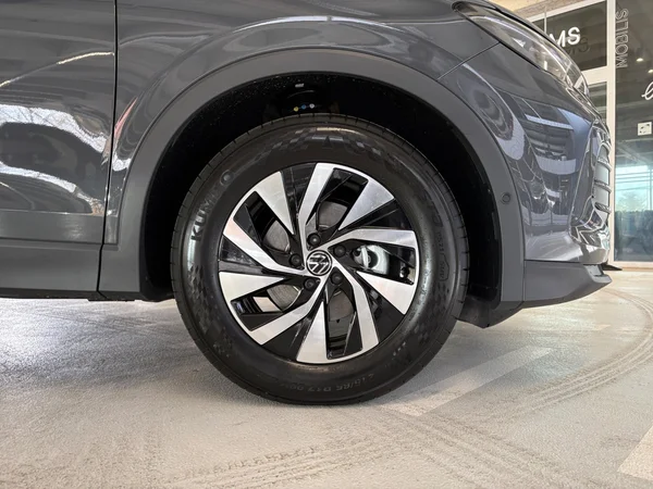 VOLKSWAGEN Tiguan (2026) — foto 5 van 24