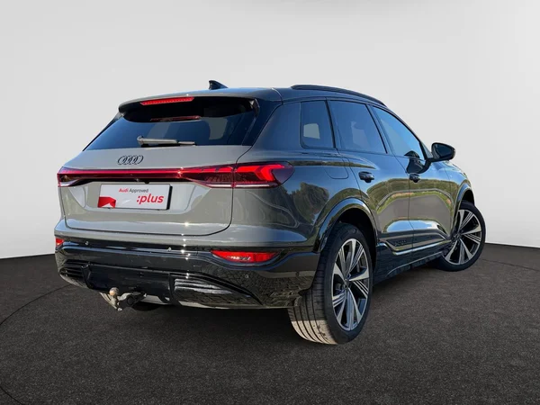 AUDI Q6 e-tron (2026) — foto 21 van 24