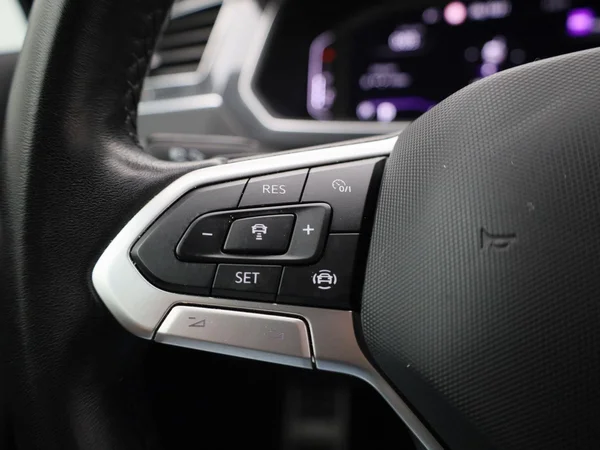 Volkswagen Tiguan (2022) — foto 10 van 36