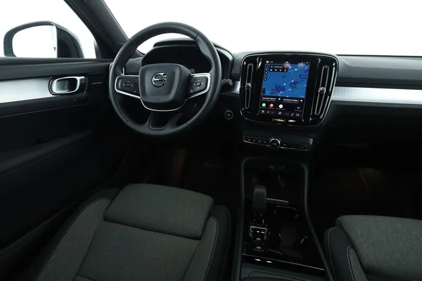 Volvo XC40 (2024) — foto 4 van 16