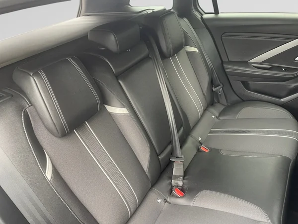 OPEL Astra Sports Tourer PHEV (2023) — foto 10 van 22