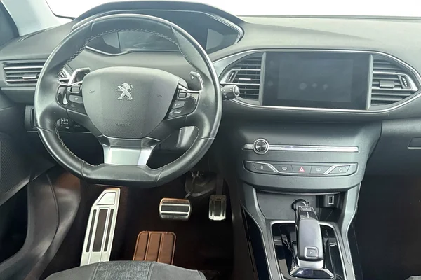 Peugeot 308 (2021) — foto 16 van 45