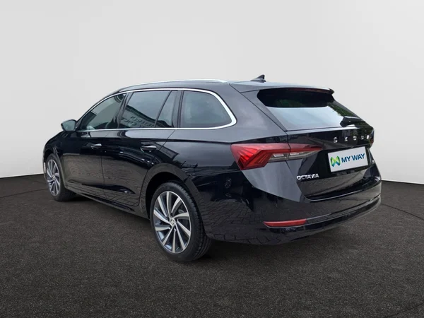 SKODA Octavia Combi (2024) — foto 18 van 24